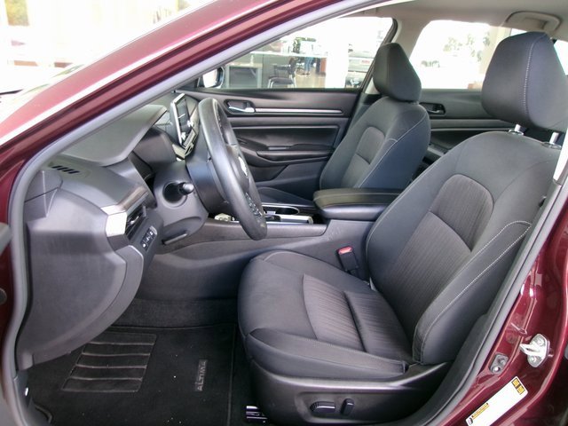 Used 2024 Nissan Altima 2.5 SV image 13