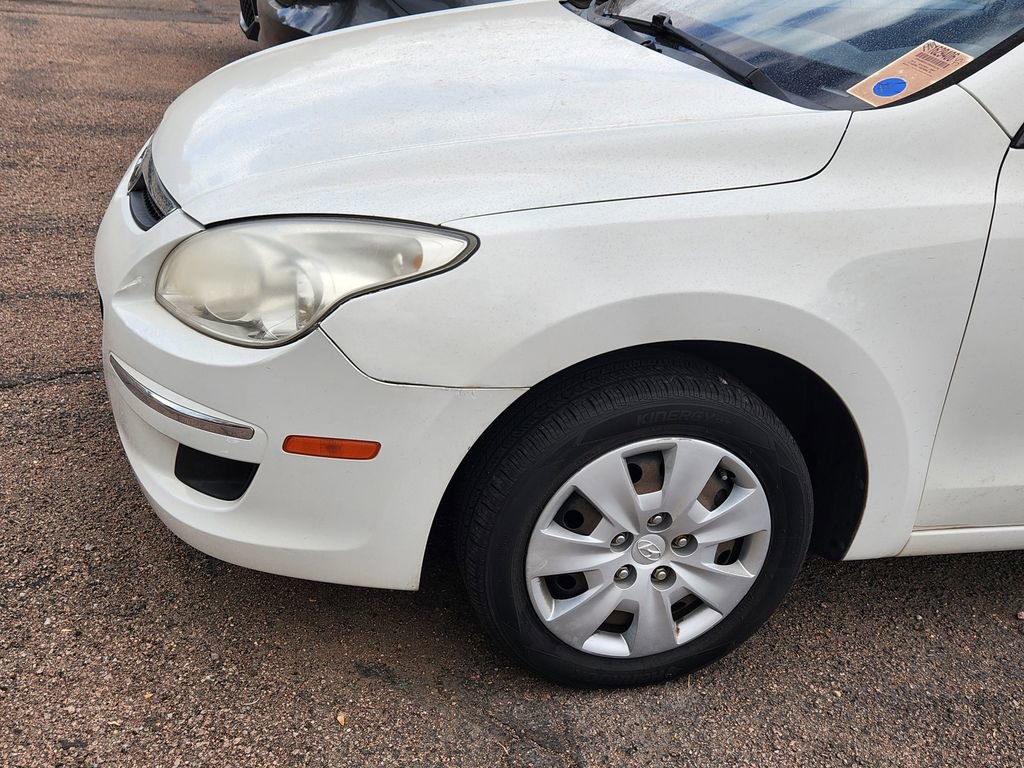 Used 2010 Hyundai Elantra GLS FWD image 5
