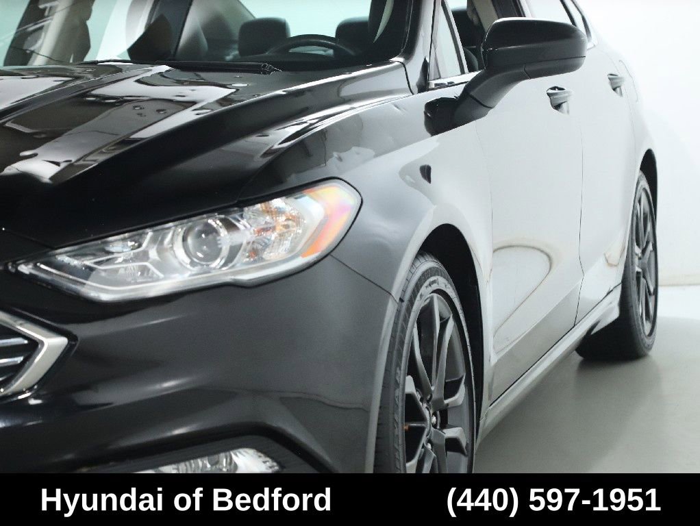 Used 2018 Ford Fusion SE w/ Equipment Group 201A FWD image 4