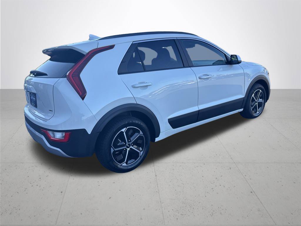 Used 2025 Kia Niro LX FWD image 7