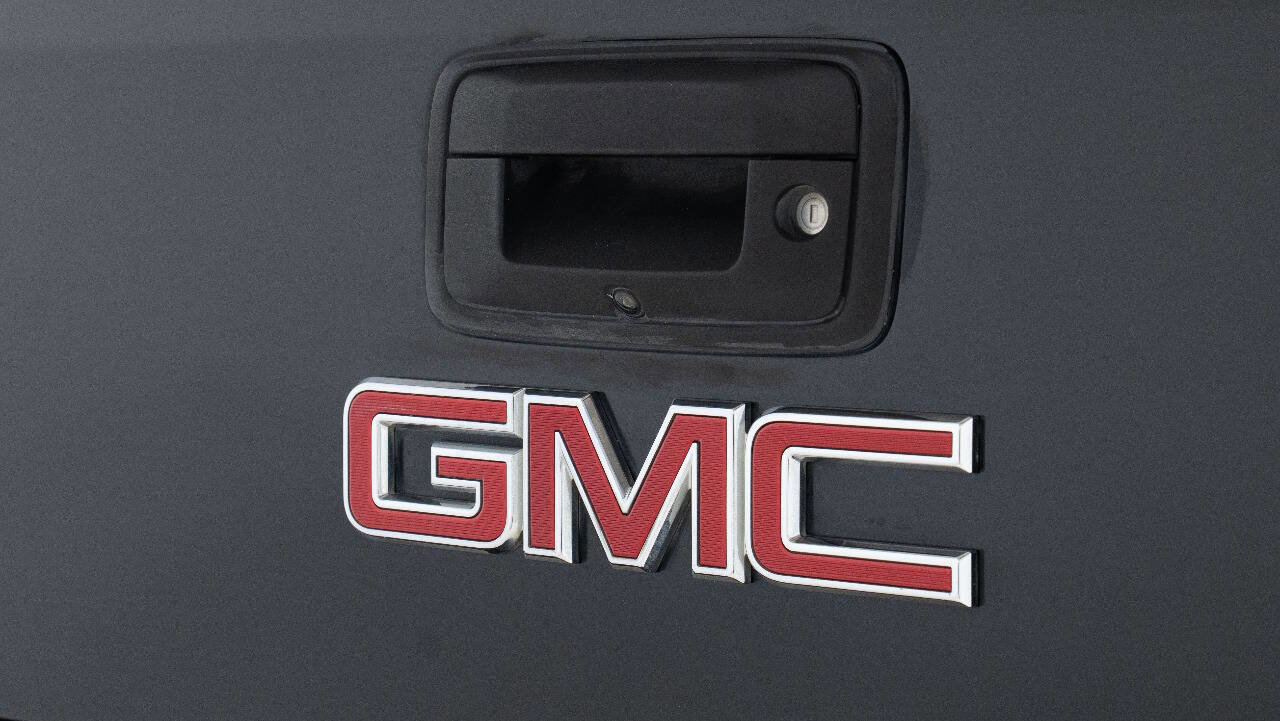 Used 2016 GMC Sierra 2500 Denali w/ Duramax Plus Package AWD/4WD image 68