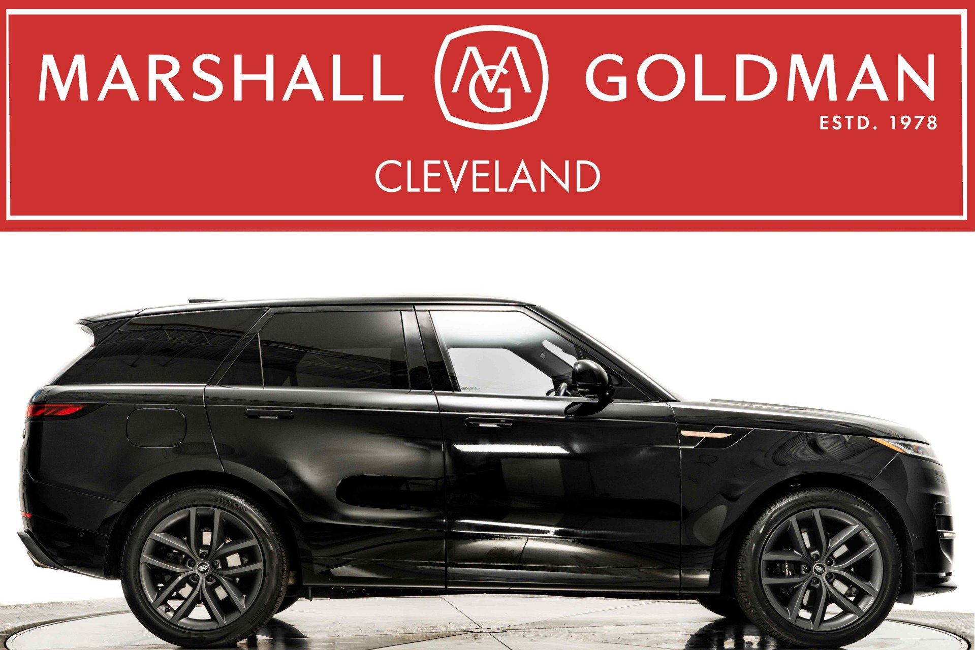 Used 2023 Land Rover Range Rover Sport SE Dynamic image 1