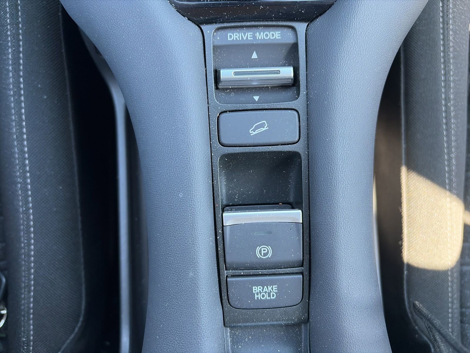 Used 2023 Honda HR-V LX image 17