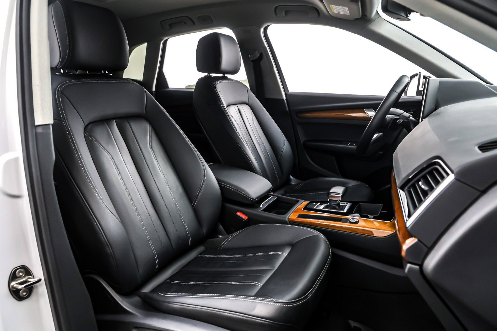 Used 2022 Audi Q5 2.0T Premium w/ Convenience Package image 7