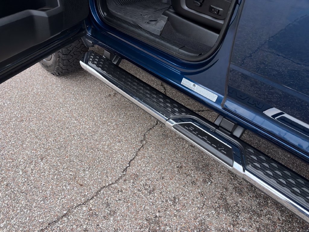 Used 2024 RAM 3500 Big Horn w/ Sport Appearance Package AWD/4WD image 23
