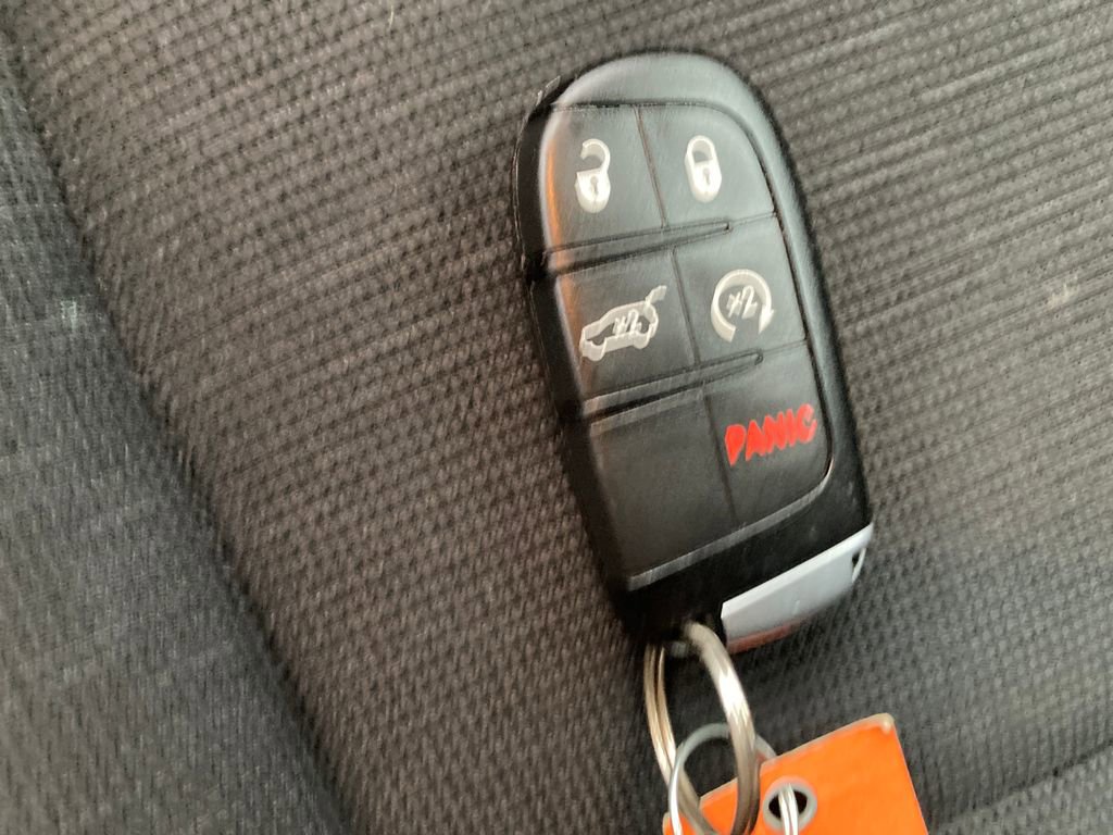 Used 2017 Jeep Grand Cherokee Laredo w/ Quick Order Package 23E image 33