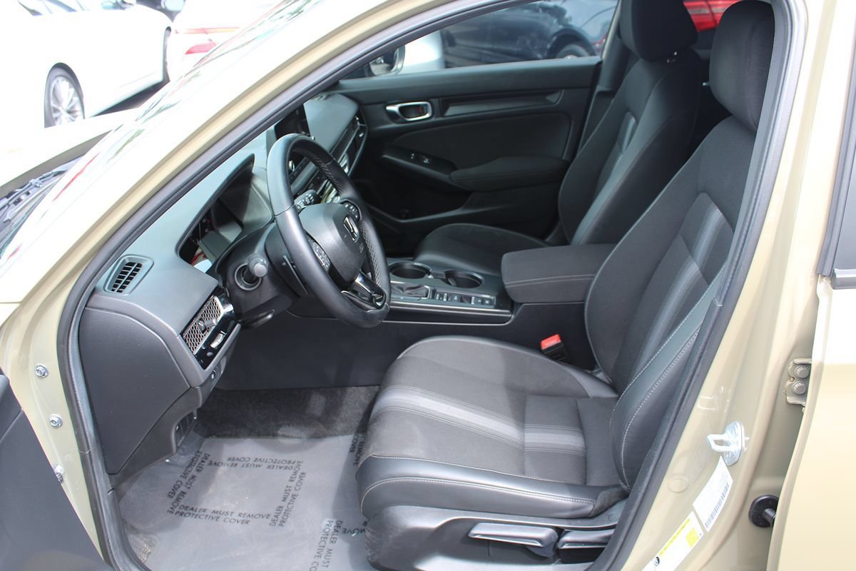 Used 2025 Honda Civic Sport image 17