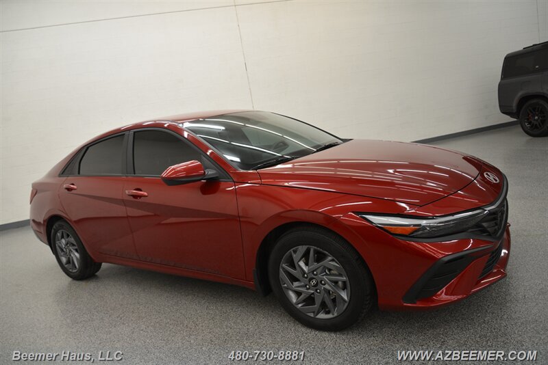 Used 2024 Hyundai Elantra SEL FWD image 7