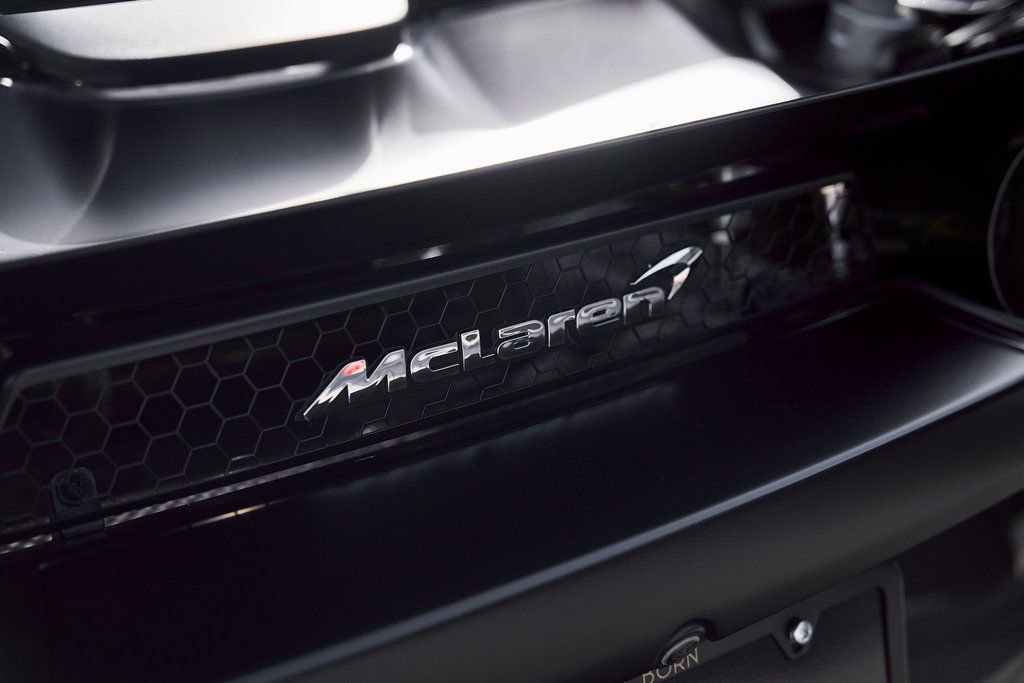 Used 2020 McLaren 720S Spider image 13