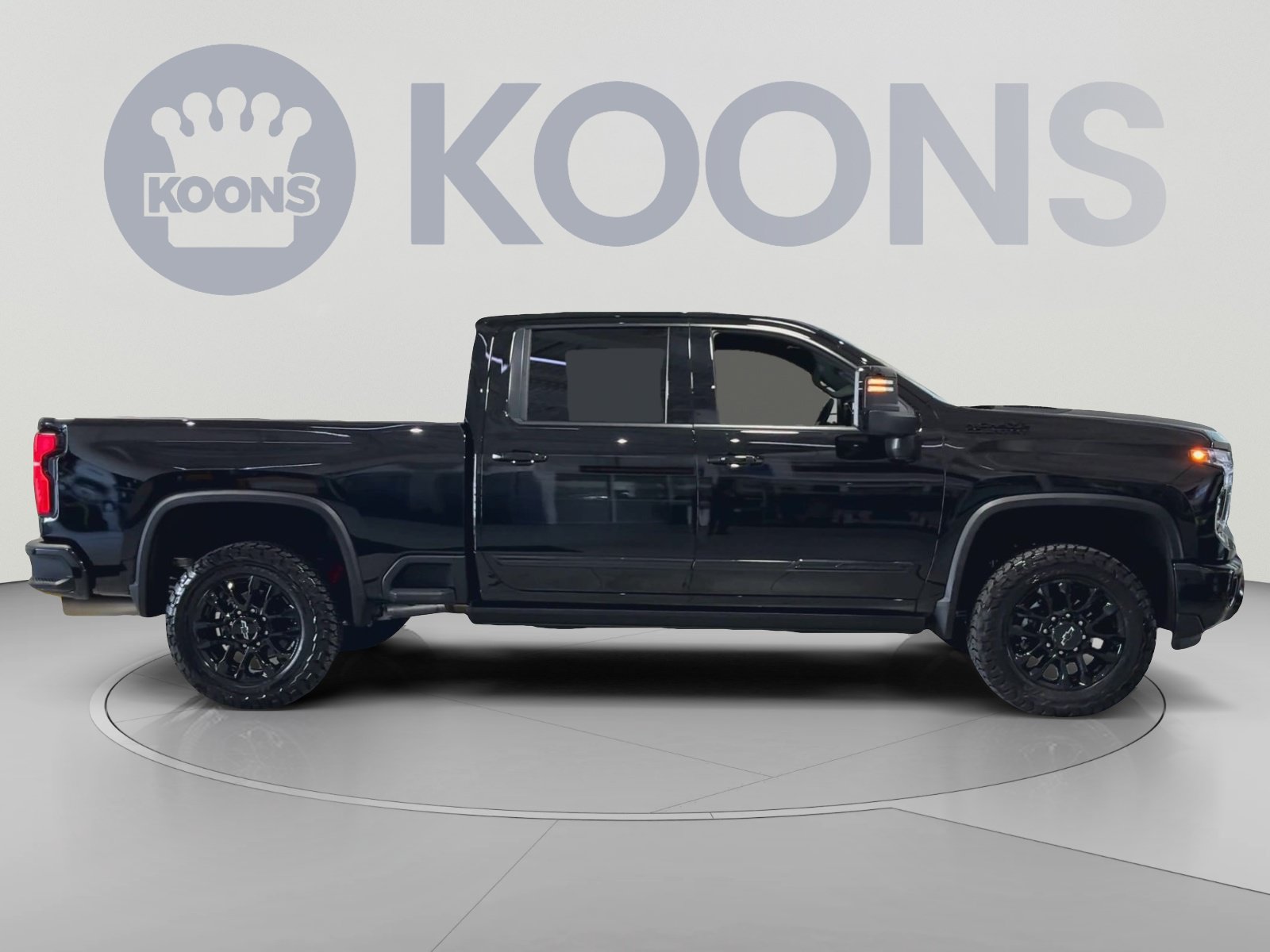 Used 2026 Chevrolet Silverado 2500 High Country w/ Midnight Edition AWD/4WD image 12