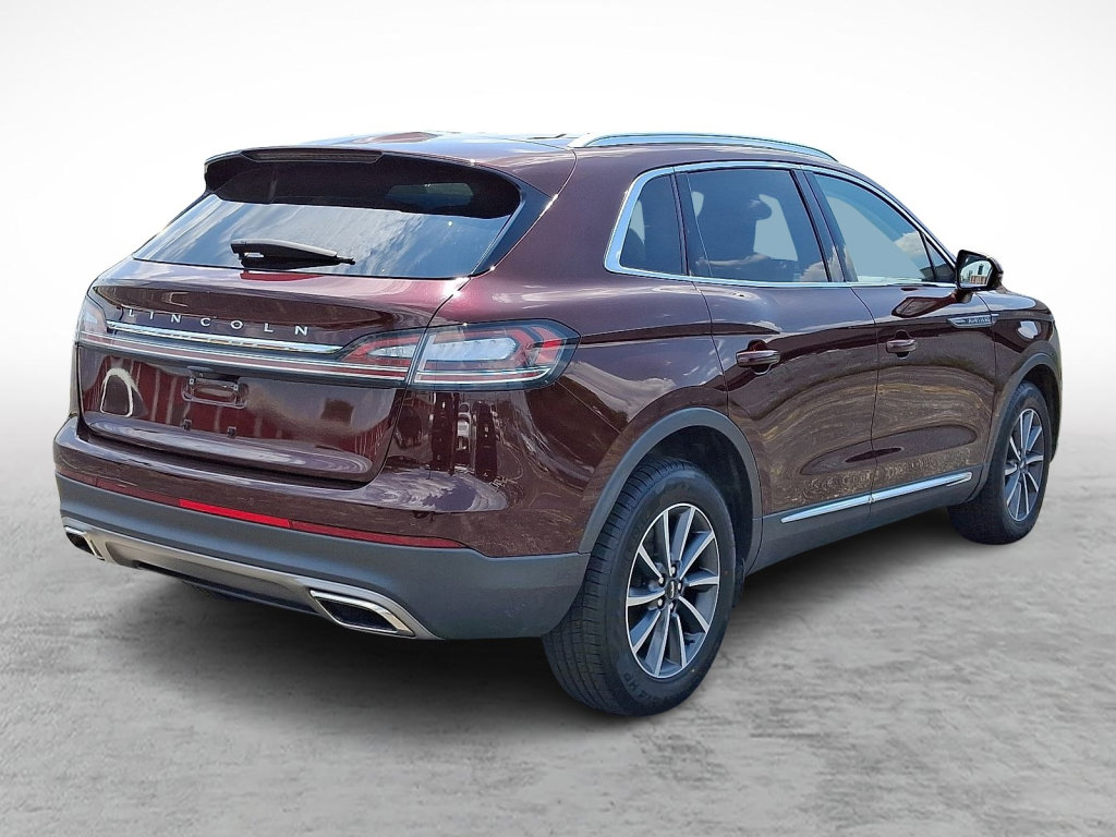 Used 2022 Lincoln Nautilus AWD image 5