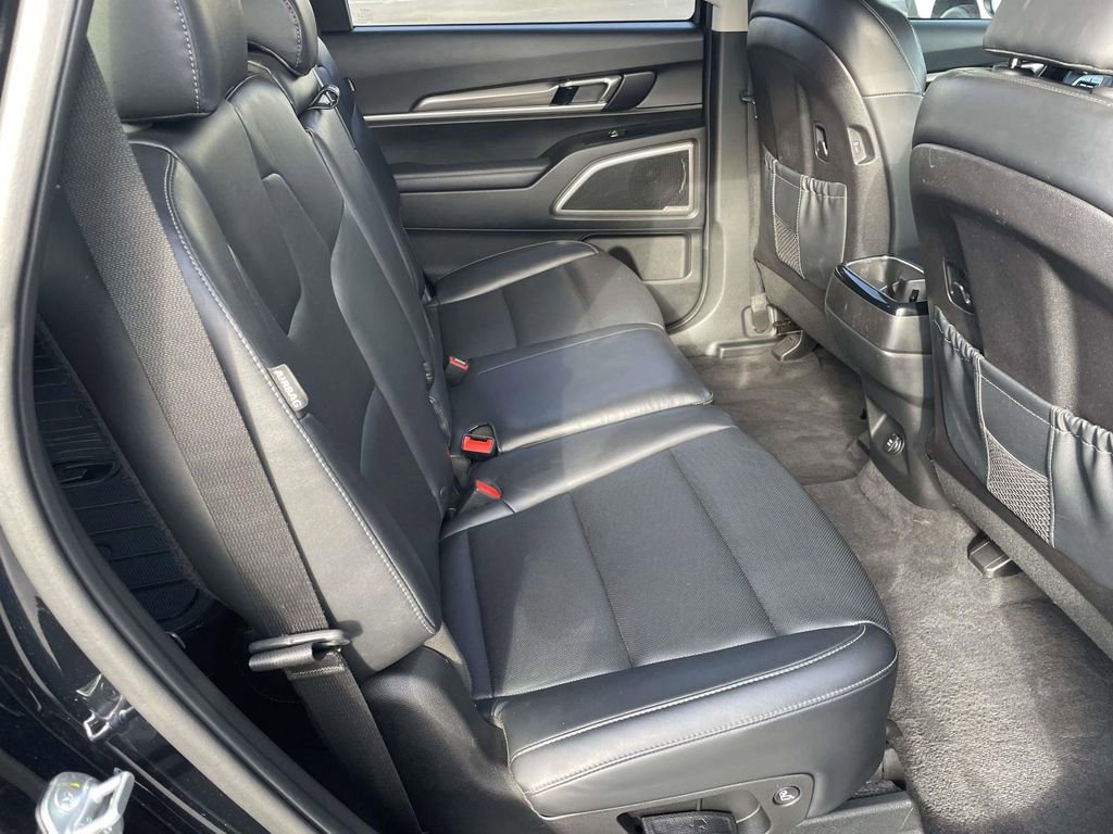Used 2023 Kia Telluride LX image 44