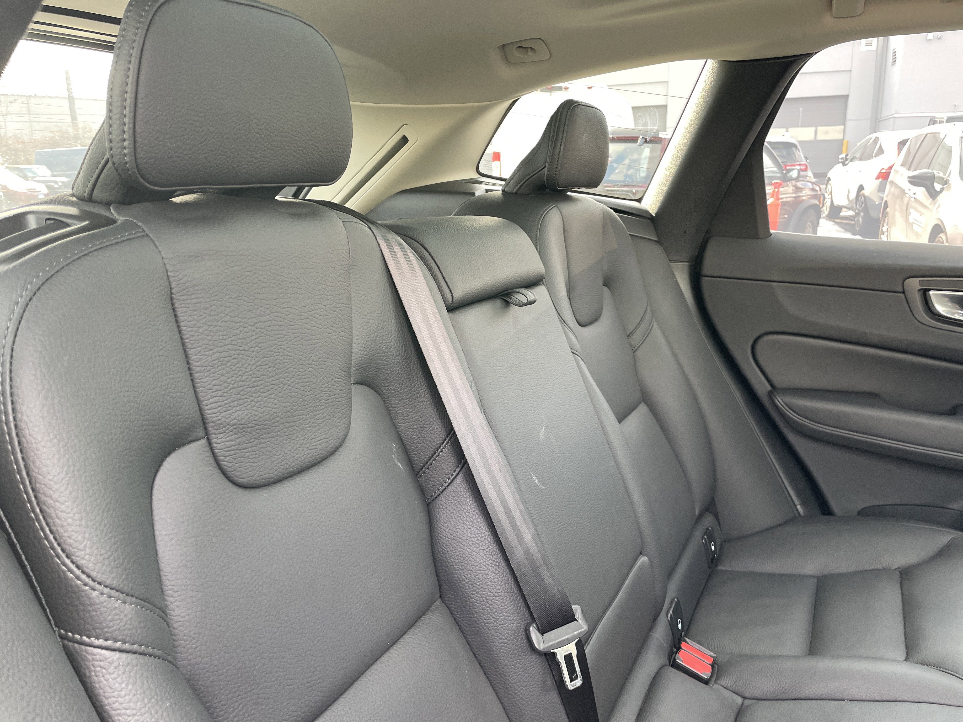 Used 2025 Volvo XC60 B5 Plus image 18