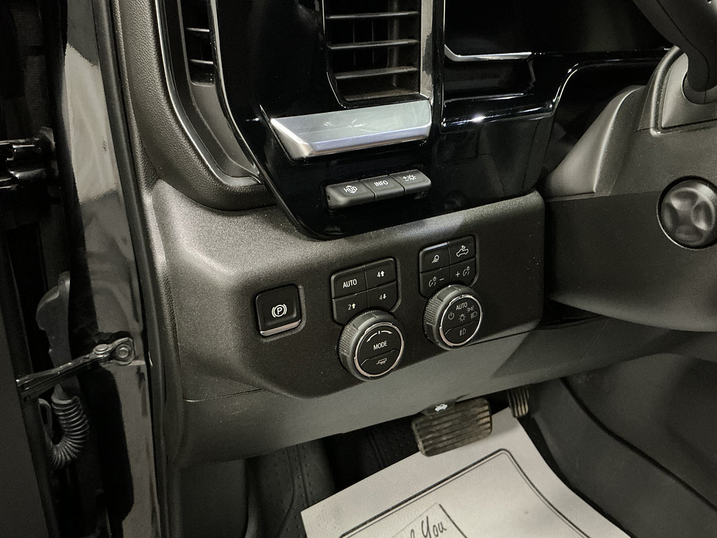 Used 2026 Chevrolet Silverado 1500 High Country AWD/4WD image 11
