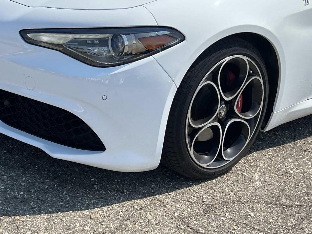 Used 2023 Alfa Romeo Giulia Ti w/ Active Assist Plus Package RWD image 7