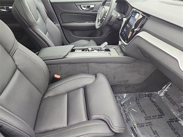 New 2025 Volvo V60 B5 Cross Country Ultra w/ Protection Package Premier image 24