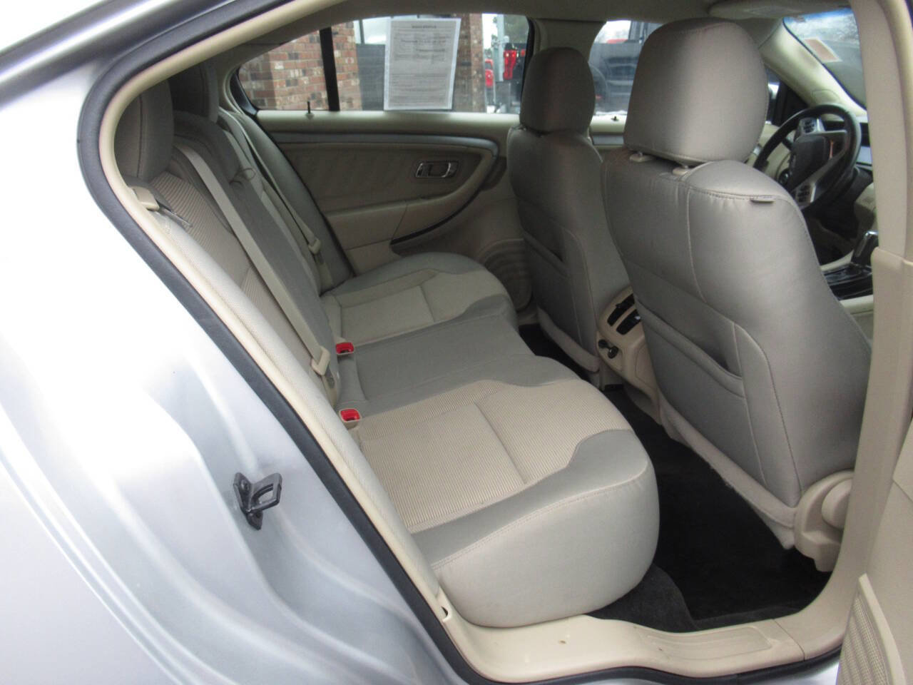 Used 2015 Ford Taurus SEL w/ Equipment Group 201A AWD/4WD image 6