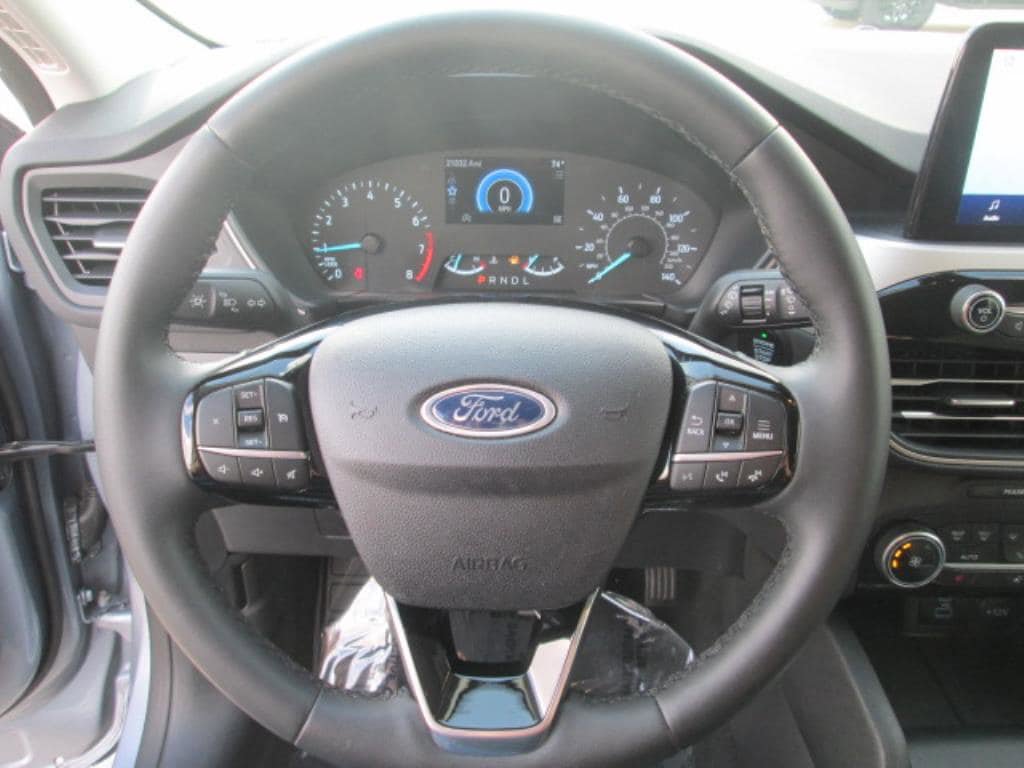 Used 2022 Ford Escape SE w/ Cold Weather Package image 15