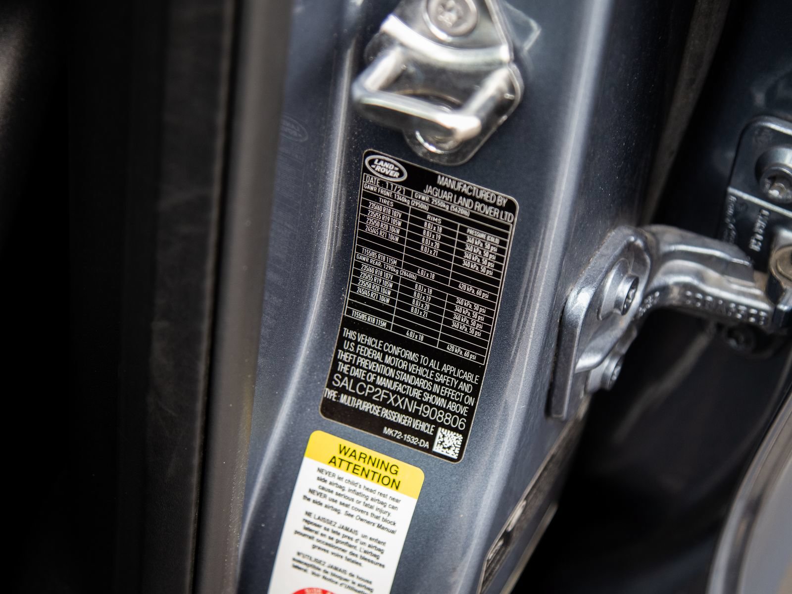 Used 2022 Land Rover Discovery Sport SE AWD/4WD image 31