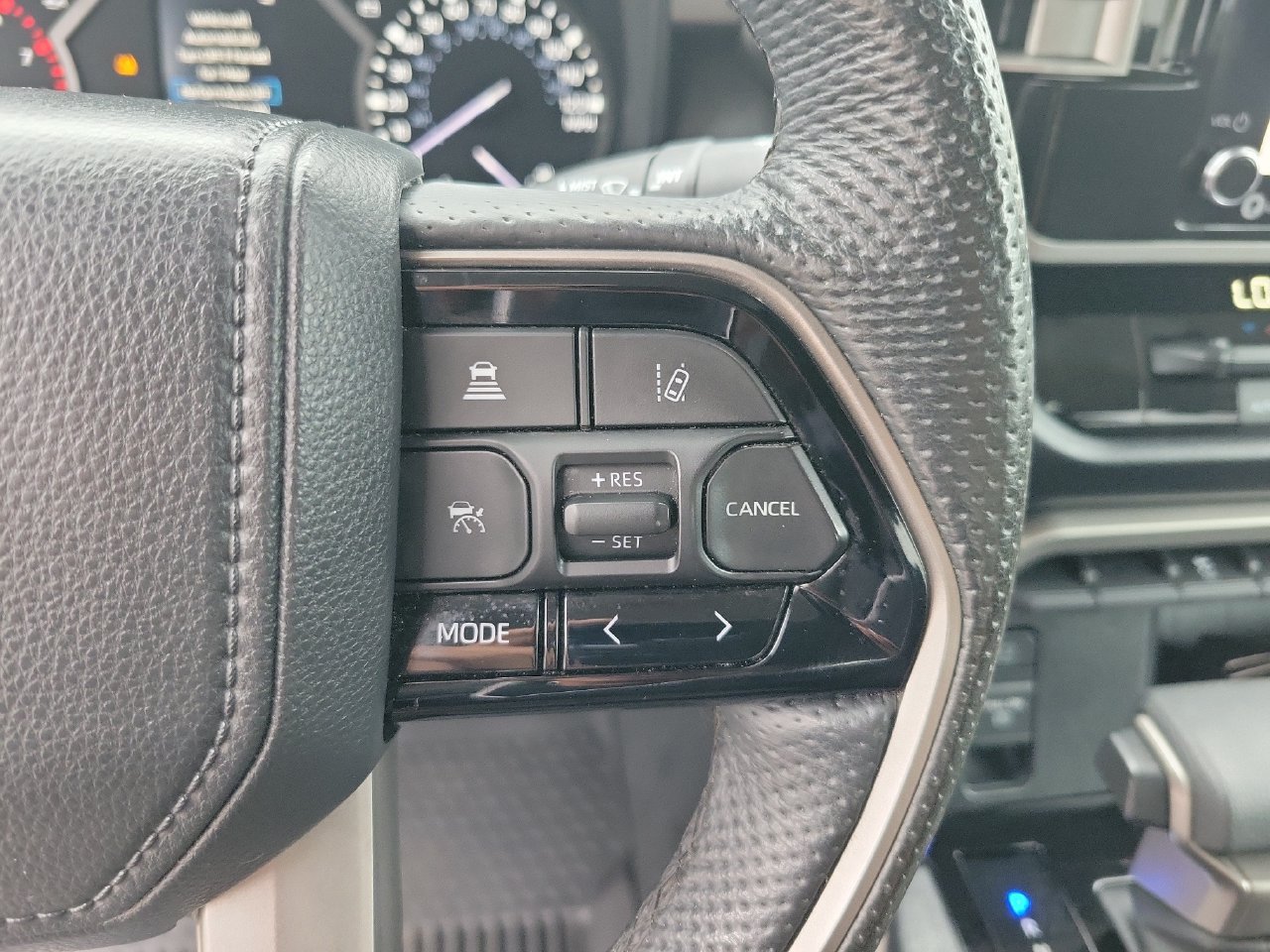 Used 2022 Toyota Tundra SR5 w/ SR5 Convenience Package AWD/4WD image 20