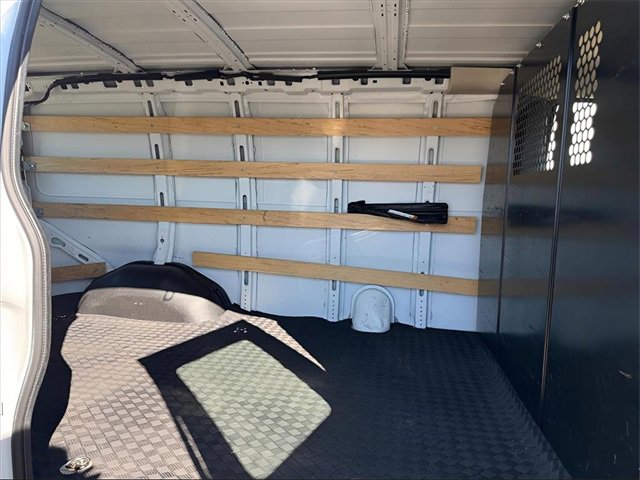 Used 2022 GMC Savana 2500 w/ Driver Convenience Package image 11