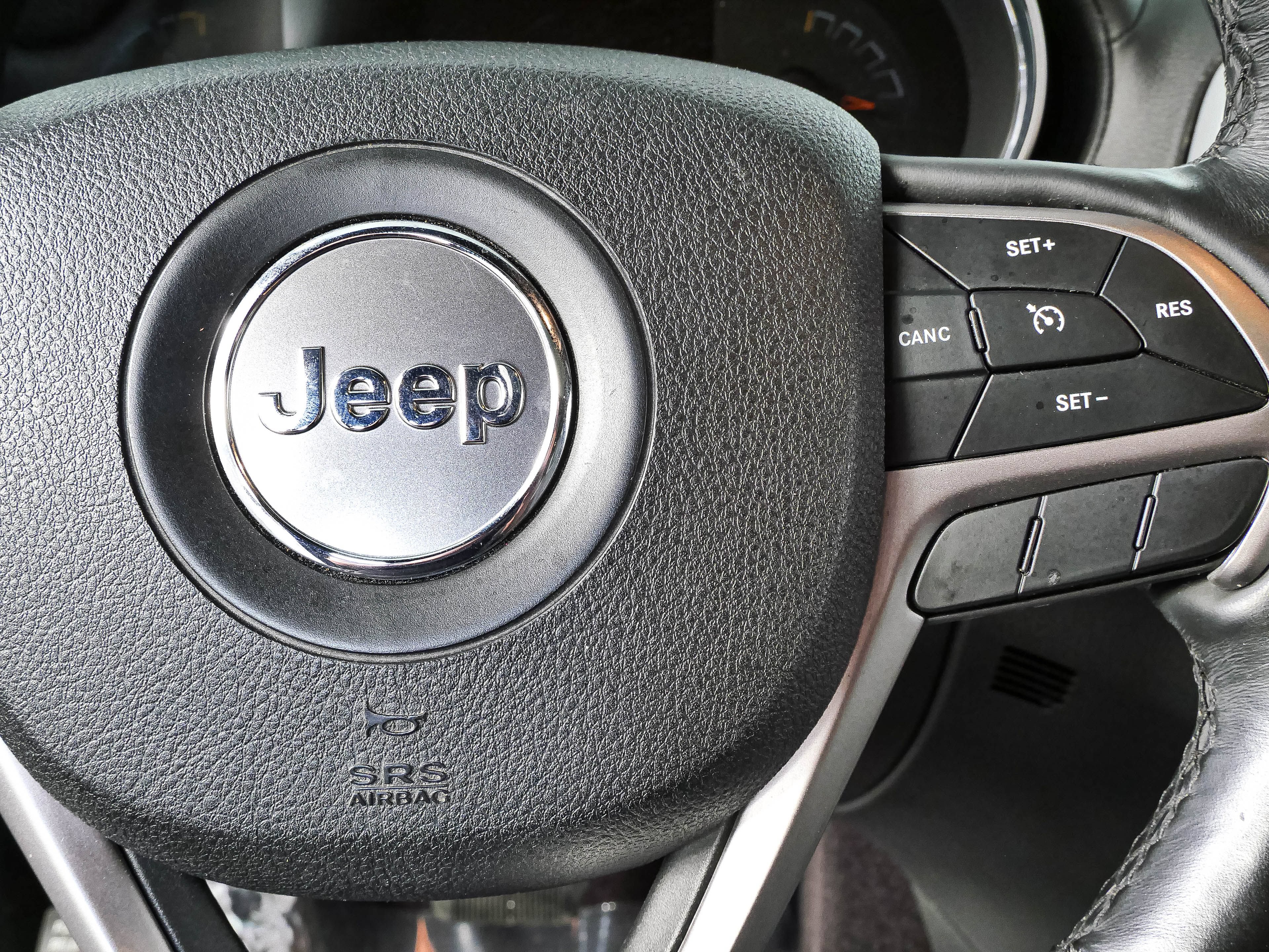 Used 2018 Jeep Grand Cherokee Limited RWD image 11