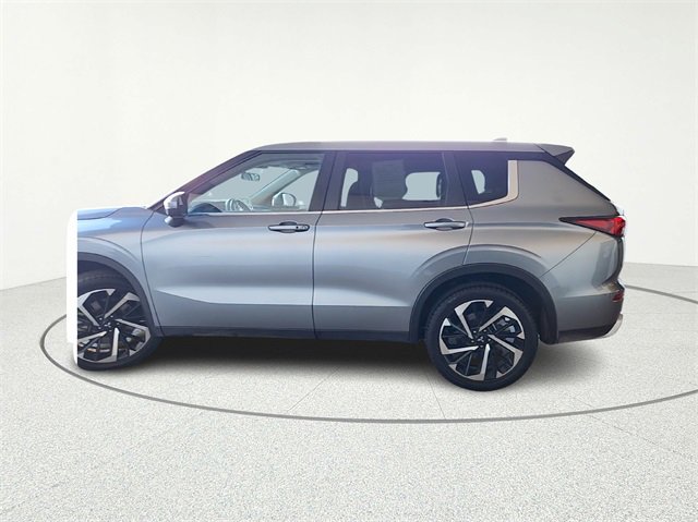 Used 2024 Mitsubishi Outlander SE image 5