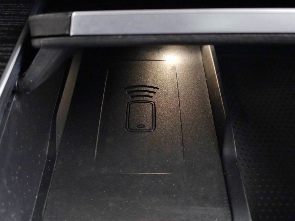 Used 2021 BMW X7 M50i w/ Cold Weather Package image 41