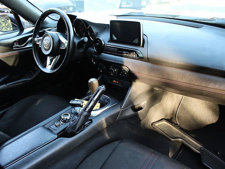 Used 2017 MAZDA MX-5 Miata Club RWD image 11
