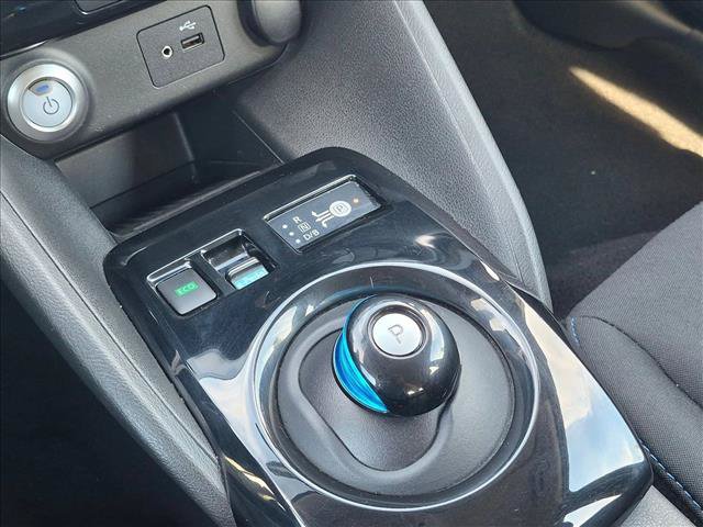 Used 2018 Nissan Leaf SV FWD image 12
