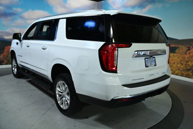 Used 2023 GMC Yukon XL SLT w/ SLT Luxury Package image 10