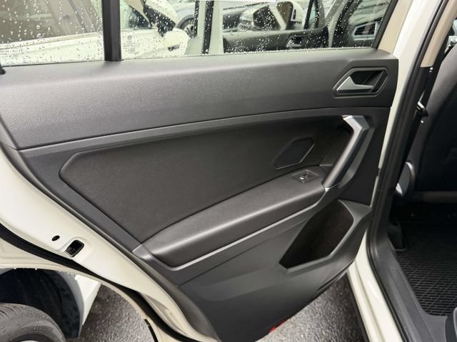 Certified 2020 Volkswagen Tiguan SE w/ Panoramic Sunroof Package AWD/4WD image 12