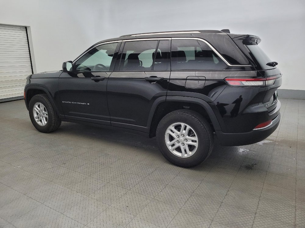 Used 2023 Jeep Grand Cherokee Laredo w/ Luxury Tech Group I image 3