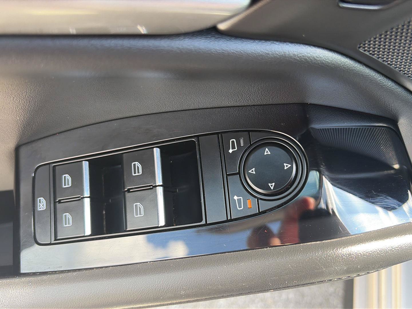 Used 2024 MAZDA MAZDA3 s FWD image 15