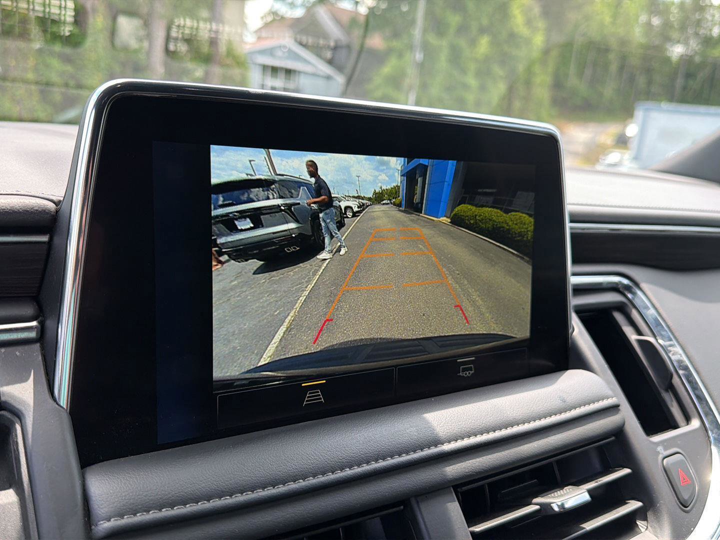 Used 2024 Chevrolet Tahoe LT RWD image 27