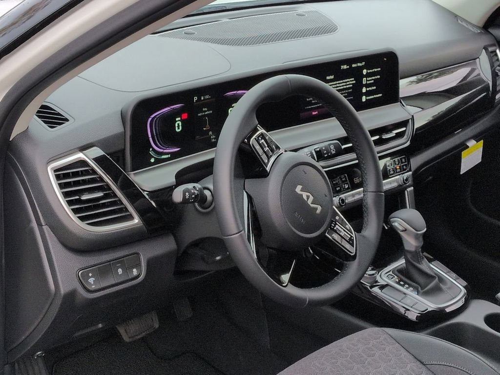 New 2026 Kia Seltos S FWD image 10