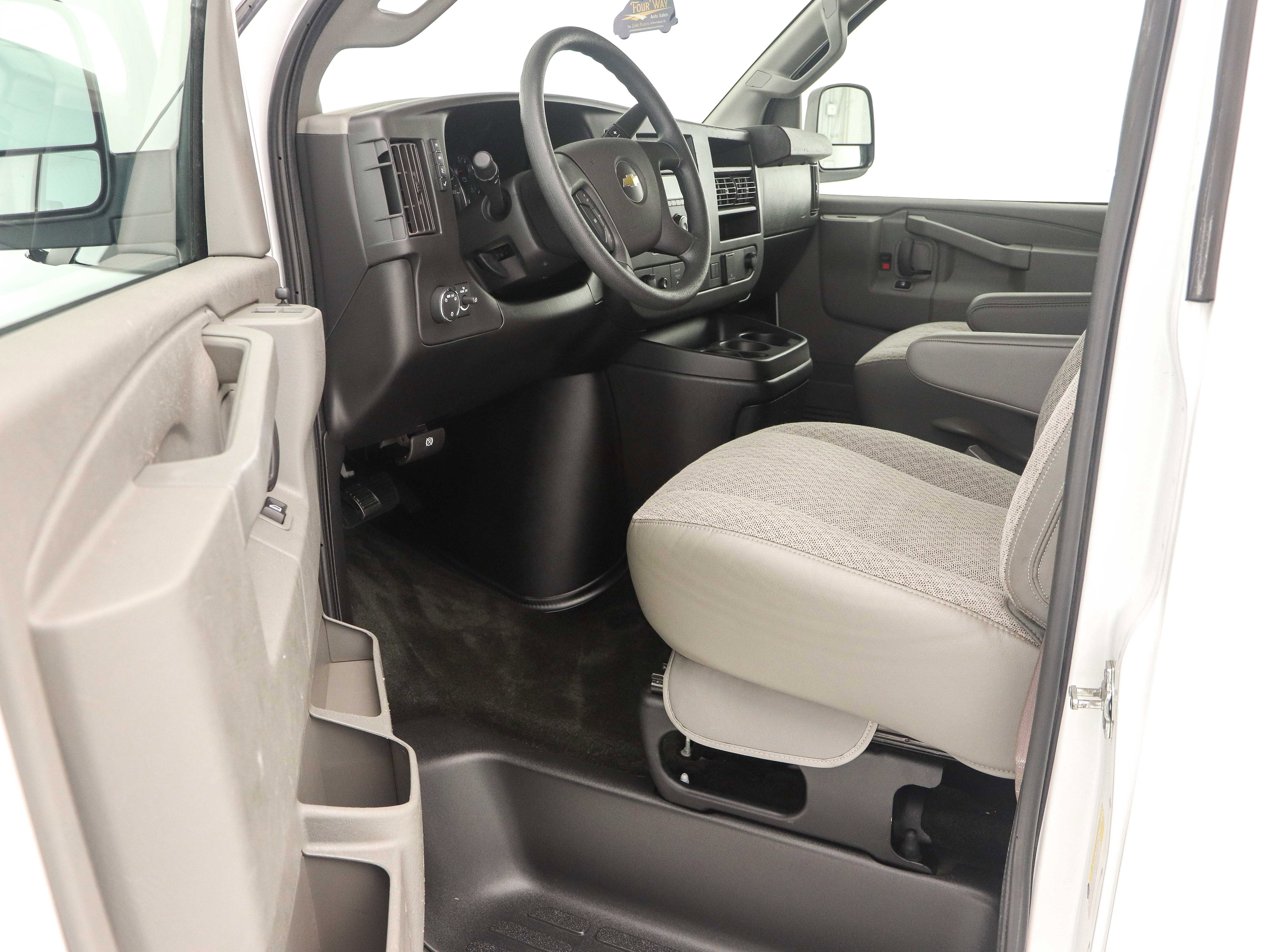 Used 2019 Chevrolet Express 2500 LT w/ LT Preferred Equipment Group image 16