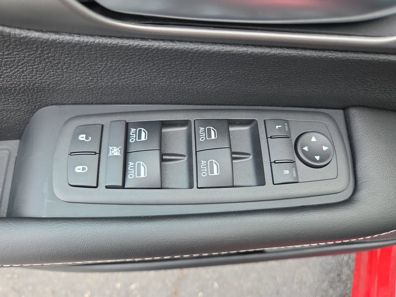 New 2027 Chrysler Pacifica Select AWD/4WD image 21
