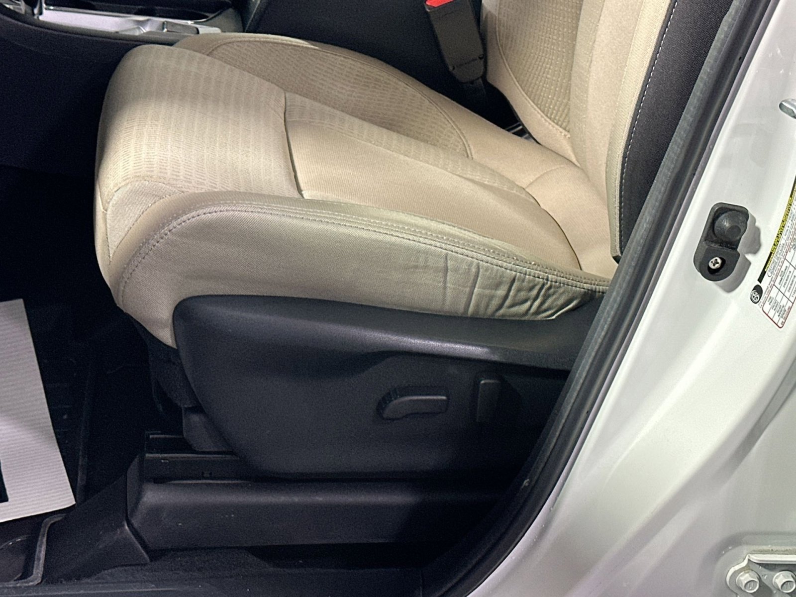 Used 2023 Subaru Ascent Premium w/ Convenience Package image 14