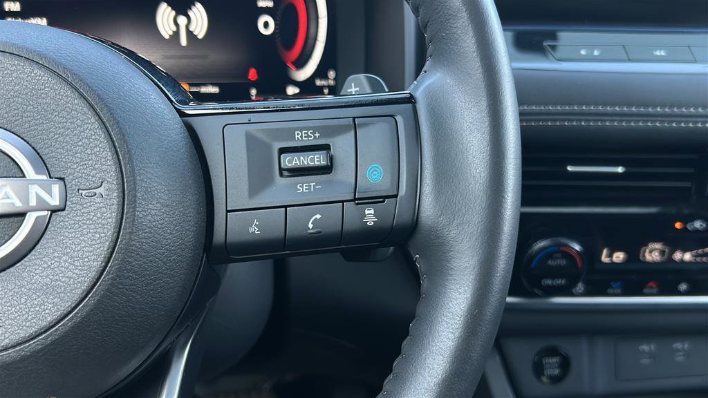 Used 2024 Nissan Rogue SL w/ SL Premium Package image 25