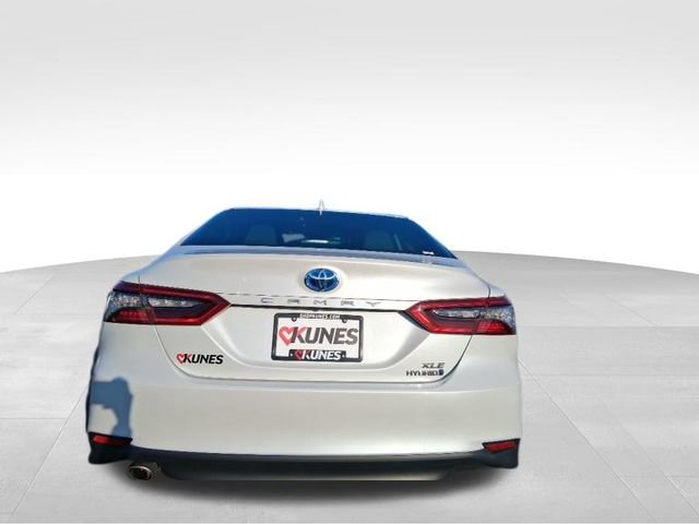Used 2022 Toyota Camry XLE w/ Cold Weather Package image 9