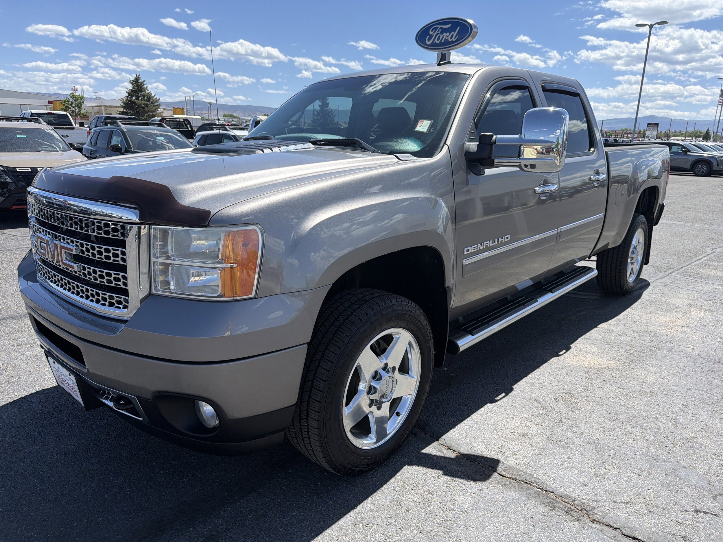 Used 2013 GMC Sierra 2500 Denali w/ Suspension Package, Off-Road AWD/4WD image 1
