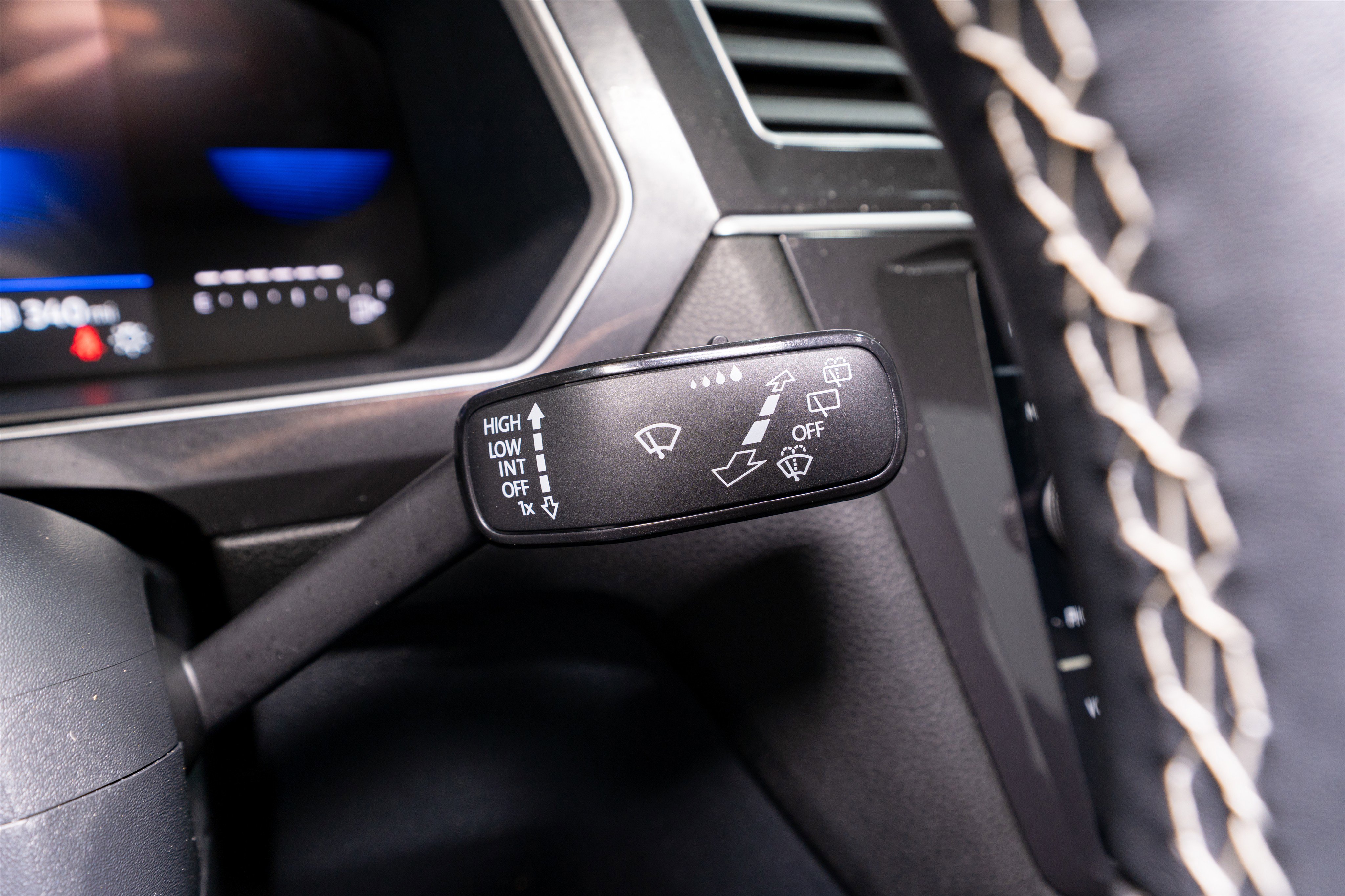 Used 2023 Volkswagen Tiguan SE image 24