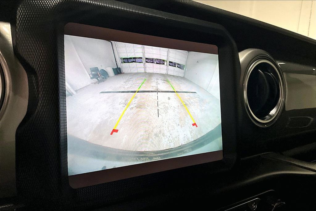 Used 2022 Jeep Wrangler Unlimited Sahara w/ Cold Weather Group image 29