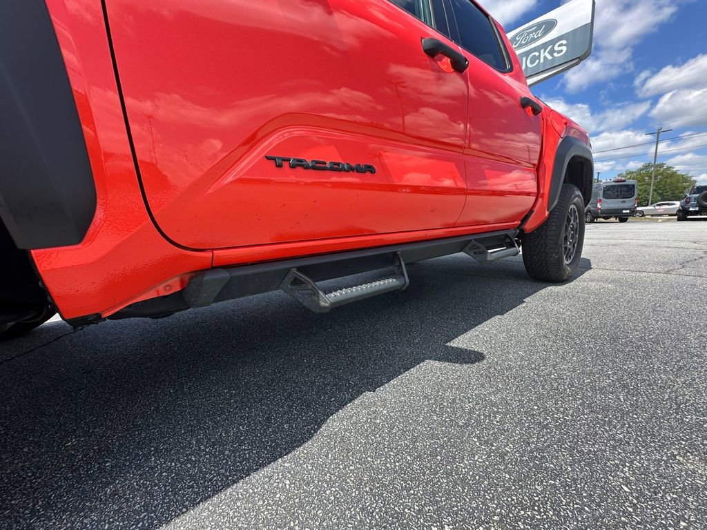 Used 2024 Toyota Tacoma TRD Off-Road AWD/4WD image 18