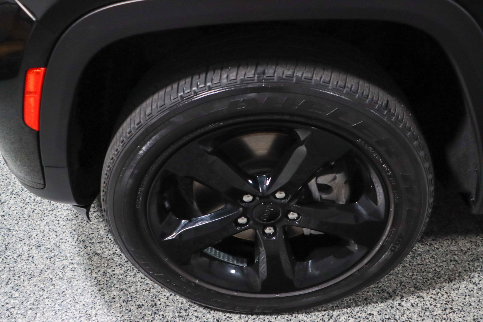 Used 2022 Jeep Grand Cherokee L Laredo image 11