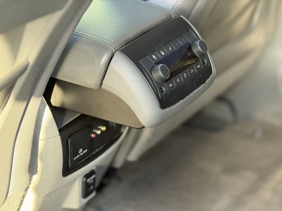 Used 2014 GMC Acadia SLE image 33