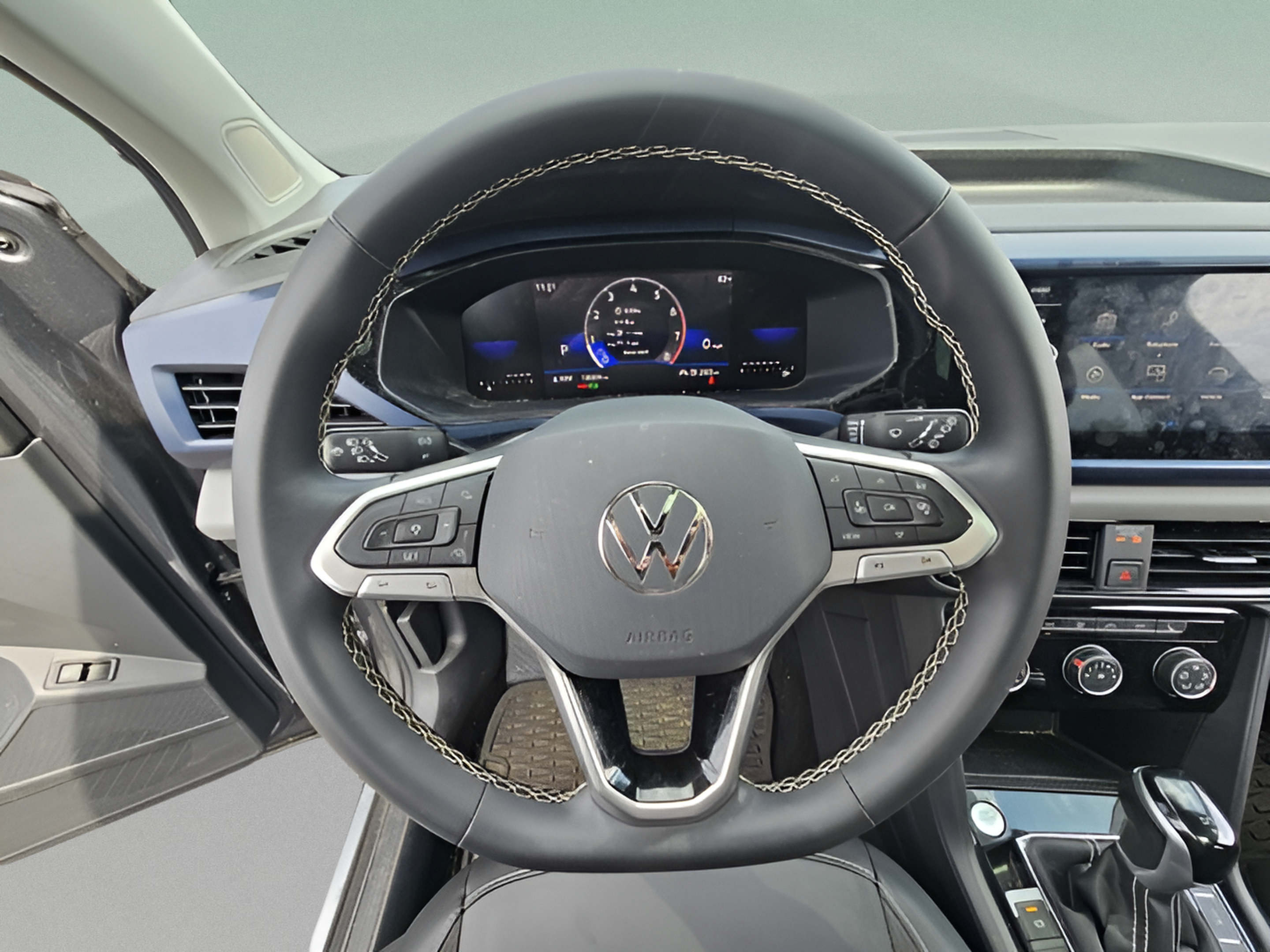 Certified 2023 Volkswagen Taos SE w/ Panoramic Sunroof Package FWD image 21