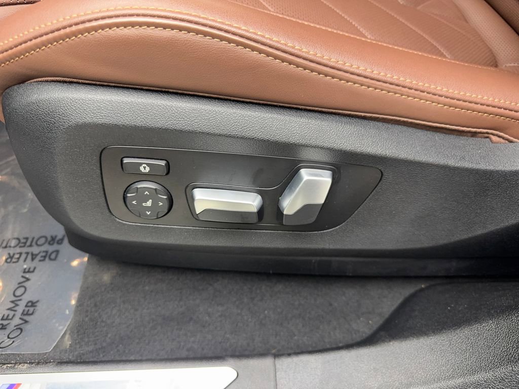 Used 2023 BMW X6 xDrive40i w/ M Sport Package image 31