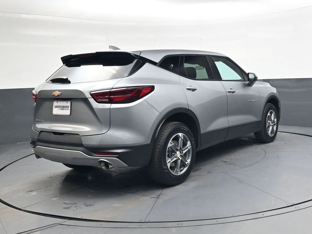 Used 2023 Chevrolet Blazer LT w/ Driver Confidence Package image 4